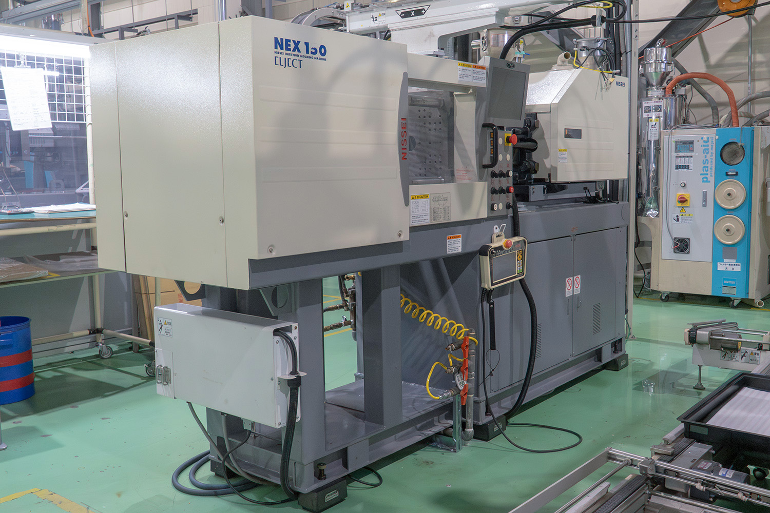 150t 電動成形機